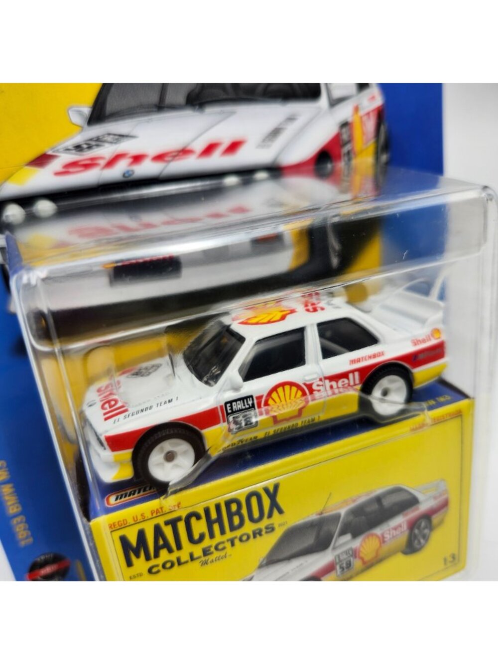 Matchbox Collectors 1993 BMW M3 13/20 Shell Racing Livery - Picture 2 of 3